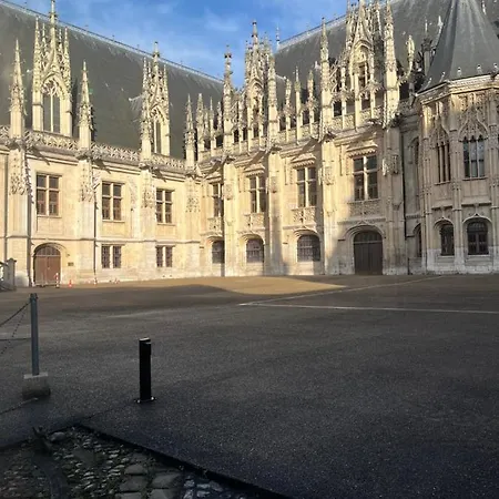 Paulette Centre Cathedrale Rouen