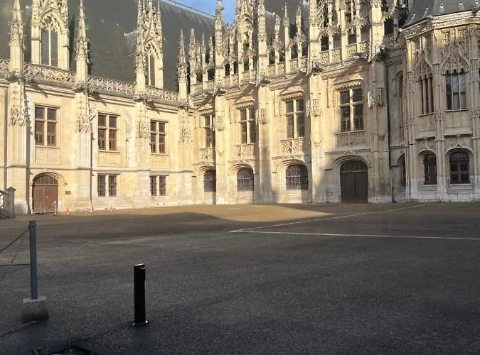 Paulette Centre Cathedrale Rouen